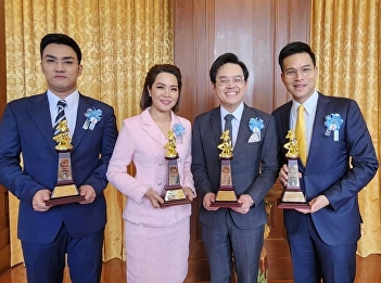 The College of Communication Arts would
like to congratulate the 16th alumni of
the Content Creation and News Program,
Ms. Phanurat Phromkachasut, a news
anchor for Channel 7 HD, who has been
selected to receive the 