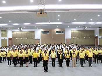 The executives, lecturers, staff and
students of the College of Communication
Arts joined the ceremony to commemorate
the great kindness of His Majesty King
Bhumibol Adulyadej the Great on the
occasion of the birthday anniversary of
His Majesty King Bhumi