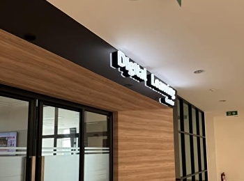 นิเทศ เตรียมพื้นที่ ให้ไว้เรียนการแสดง
ประชุม คุยงาน ค้นหาข้อมูล ถ่ายงาน
และห้องคอมพิวเตอร์