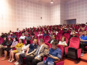 The College of Communication Arts
attended the second staff meeting to
receive policies and guidelines for
driving the university forward for
fiscal year 2025.