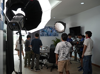 เตรียมตัวให้พร้อม Workshop ถ่ายทำ
สอนอุปกรณ์ทุกชิ้น
เด็กนิเทศต้องมา!!!งานดนตรี สุดมันส์
มกราคมนี้เจอกัน!!!! สตูดิโอนิเทศ