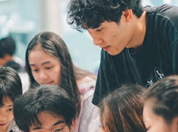 Suan Sunandha Communication Arts
collaborates with AIS to develop digital
communication skills.