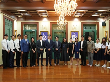 The College of Communication Arts, Suan
Sunandha Rajabhat University, led by
Assistant Professor Kanphat U-Tapao,
Dean of the College, together with Dr.
Tonfon Sapniran, Assistant to the
President for International Relations
(representing the President),