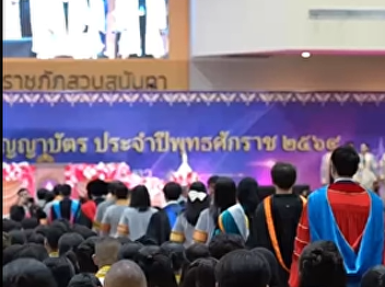 Studying communications at Suan
Sunandha, what do you spend the most
money on...let’s hear from a recent
graduate.